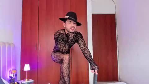 Snapshot of yourboynextdoor1 chatting on 10-11-25, 03:21 YOURBOYNEXTDOOR online show from 10-11-25, 03:21