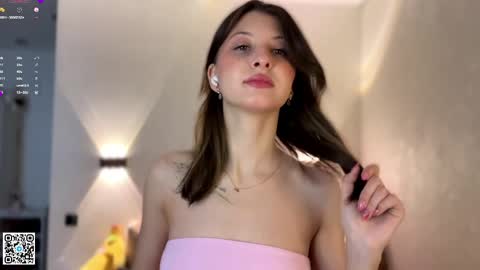 Emilia online show from 04-02-26, 08:12