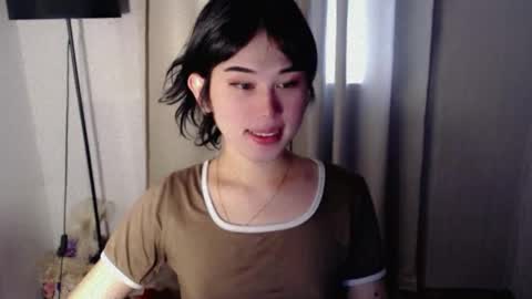 PrettyElla online show from 09-13-25, 02:22