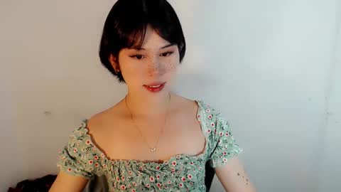 PrettyElla online show from 09-28-25, 05:40