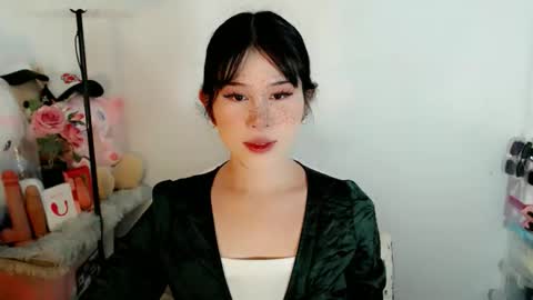 PrettyElla online show from 11-26-25, 08:48