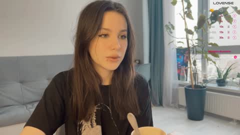 Snapshot of yourher0in chatting on 12-19-24, 05:18 Aida online show from 12-19-24, 05:18