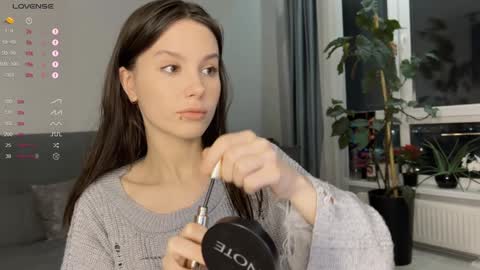 Snapshot of yourher0in chatting on 12-20-24, 01:11 Aida online show from 12-20-24, 01:11