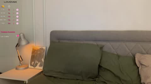 Snapshot of yourher0in chatting on 12-23-24, 11:57 Aida online show from 12-23-24, 11:57