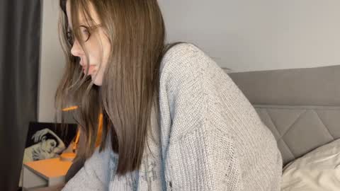 Snapshot of yourher0in chatting on 12-27-24, 02:12 Aida online show from 12-27-24, 02:12