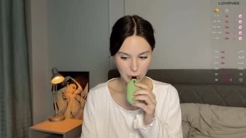 Snapshot of yourher0in chatting on 01-05-25, 01:04 Aida online show from 01-05-25, 01:04