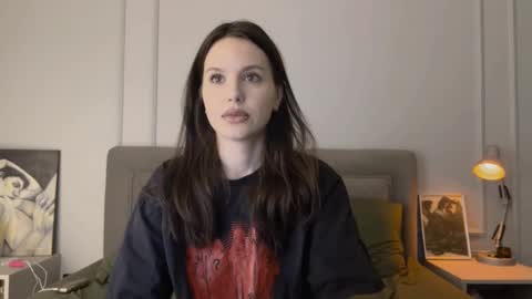 Snapshot of yourher0in chatting on 02-09-25, 12:08 Aida online show from 02-09-25, 12:08