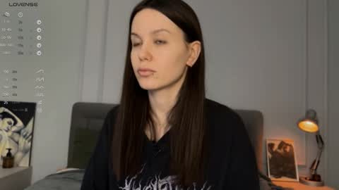 Snapshot of yourher0in chatting on 02-25-25, 12:13 Aida online show from 02-25-25, 12:13