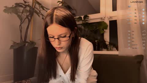 Snapshot of yourher0in chatting on 03-01-25, 01:51 Aida online show from 03-01-25, 01:51