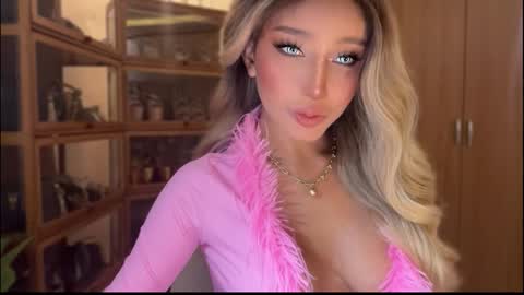 Snapshot of yourlovingpearlita1000 chatting on 02-13-26, 04:19 Pearl online show from 02-13-26, 04:19