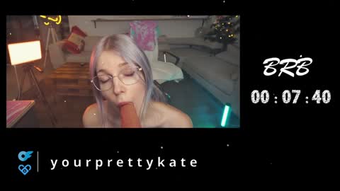 Snapshot of yourprettykate_ chatting on 12-28-24, 08:58 online show from 12-28-24, 08:58