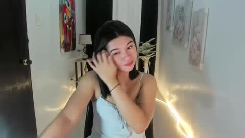 Snapshot of yourprettytrish chatting on 10-25-25, 05:19 Trish online show from 10-25-25, 05:19