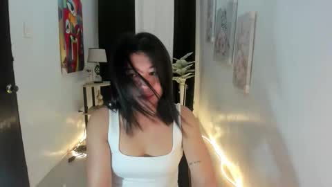 Snapshot of yourprettytrish chatting on 10-26-25, 11:05 Trish online show from 10-26-25, 11:05