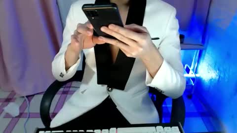 Snapshot of yoursweet_sandra chatting on 10-11-25, 08:18 MYSTERIOUS QUEEN online show from 10-11-25, 08:18