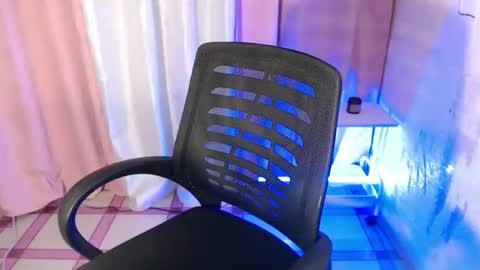 Snapshot of yoursweet_sandra chatting on 10-18-25, 09:32 MYSTERIOUS QUEEN online show from 10-18-25, 09:32