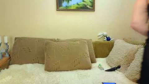 YourXQueen online show from 10-31-25, 05:30