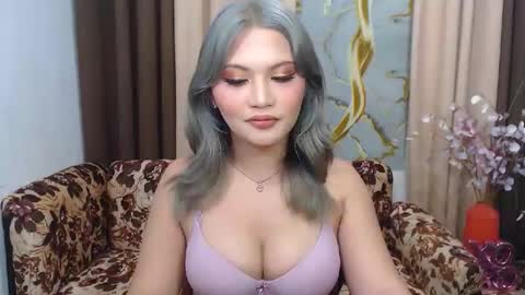 Snapshot of youungsextdeity chatting on 06-11-26, 08:45 cathy online show from 06-11-26, 08:45