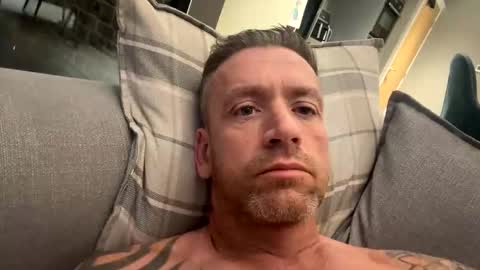 Snapshot of youwantus69 chatting on 09-25-25, 05:00 You want us 69 online show from 09-25-25, 05:00