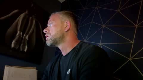 Snapshot of youwantus69 chatting on 10-20-25, 05:19 You want us 69 online show from 10-20-25, 05:19