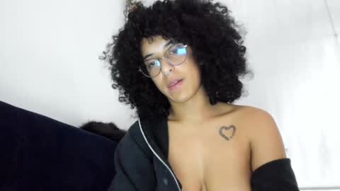 elizabeth  ju   online show from 03-06-25, 03:35