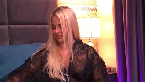 Foxie online show from 10-02-25, 03:57