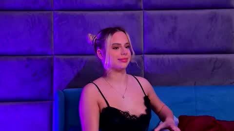 Foxie online show from 12-15-25, 02:54