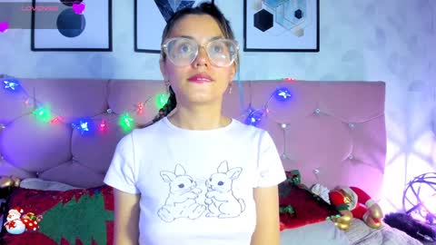 Snapshot of yukki_kuran chatting on 12-21-24, 06:02 Yukki Kuran online show from 12-21-24, 06:02