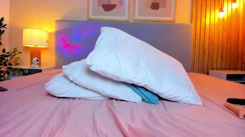 Snapshot of yuli_cardona_ chatting on 01-20-25, 11:10 Yuliet online show from 01-20-25, 11:10