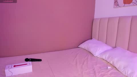 Snapshot of yuli_cardona_ chatting on 10-14-25, 08:53 Yuliet online show from 10-14-25, 08:53