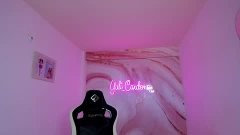 Yuliet online show from 11-10-25, 06:51