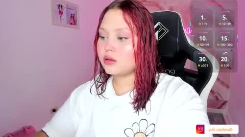 Yuliet online show from 12-17-25, 07:42