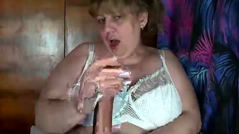 Snapshot of yulia1979 chatting on 10-30-25, 07:43 Yula online show from 10-30-25, 07:43