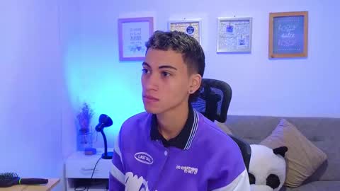 yulian_vasquez online show from 12-19-25, 12:12