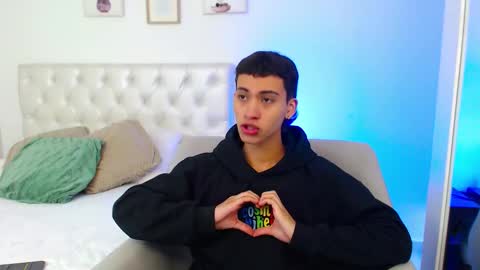 Snapshot of yulian_vasquez chatting on 02-24-26, 07:12 yulian_vasquez online show from 02-24-26, 07:12