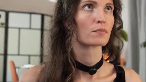 yulla dao online show from 10-25-25, 04:02