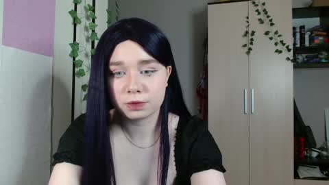 Snapshot of yuly_soft chatting on 12-15-25, 05:06 Eva online show from 12-15-25, 05:06