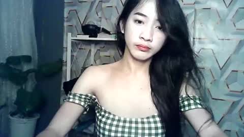 yumi_18 online show from 11-28-25, 08:50