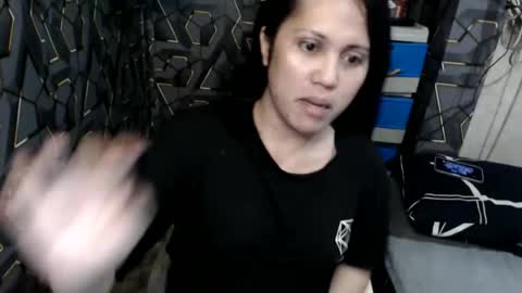 yumi online show from 11-24-25, 10:53