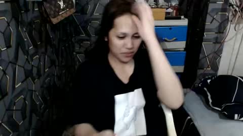 yumi online show from 01-13-26, 01:00