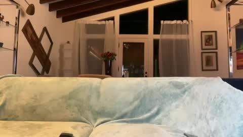 yumiandwolf online show from 09-27-25, 04:06