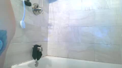 Payton kelly online show from 10-19-25, 01:06