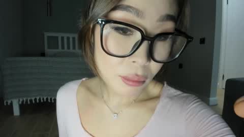 Yumi online show from 01-14-25, 04:08