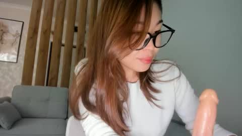 Yumi online show from 10-01-25, 06:19