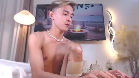 Justine online show from 02-24-25, 04:04