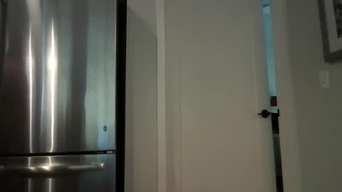 Snapshot of yummymushhead chatting on 12-28-24, 06:40 Yummymushhead online show from 12-28-24, 06:40