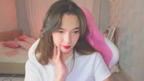 Snapshot of yuna_sunshy chatting on 10-16-25, 11:50 Yuna online show from 10-16-25, 11:50