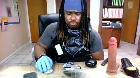 Snapshot of yungbbcbro chatting on 03-09-25, 05:22 Octavian online show from 03-09-25, 05:22