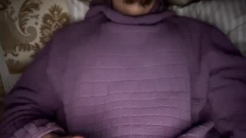 Snapshot of yungbull06 chatting on 01-25-25, 04:34 Yung Bull online show from 01-25-25, 04:34