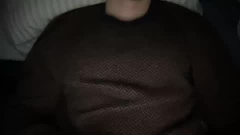 Snapshot of yungbull06 chatting on 10-12-25, 01:48 Yung Bull online show from 10-12-25, 01:48