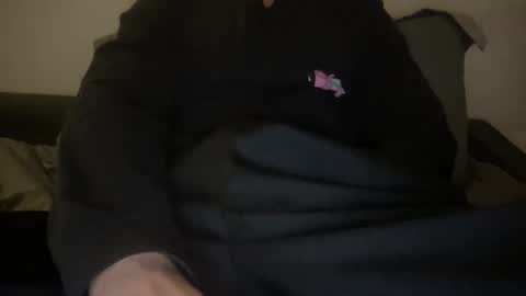 Snapshot of yungbull06 chatting on 10-16-25, 11:17 Yung Bull online show from 10-16-25, 11:17